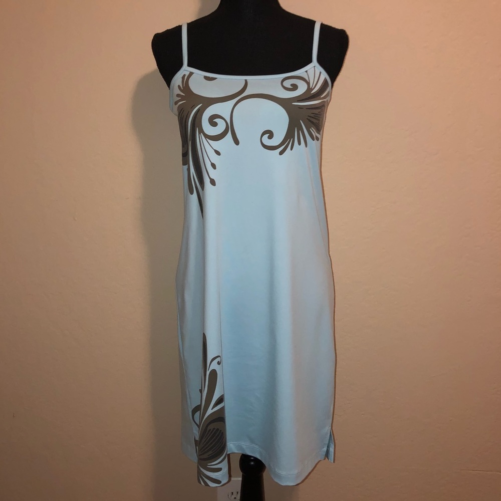 Athleta Tennis/Sports Dress w/built in wire cup bra. Size: M